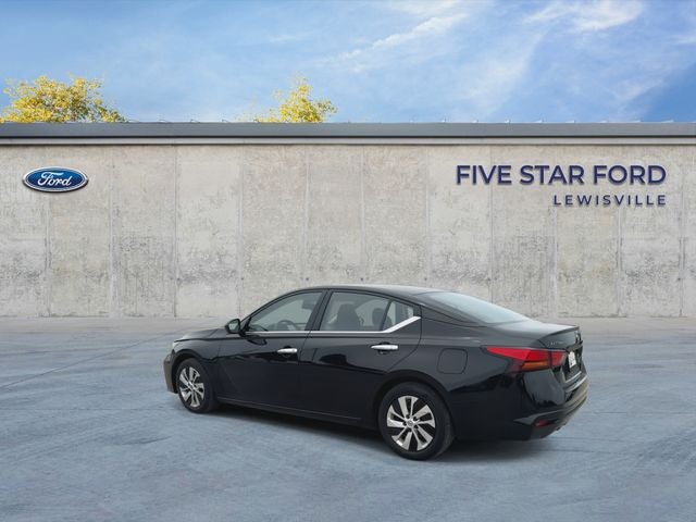 2024 Nissan Altima — detail view