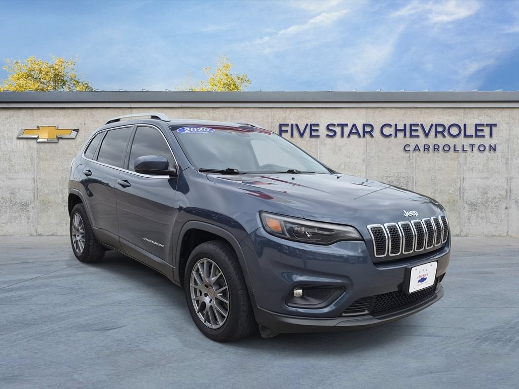 2020 Jeep Cherokee Latitude Plus in Slate Blue Pearlcoat — front three-quarter view